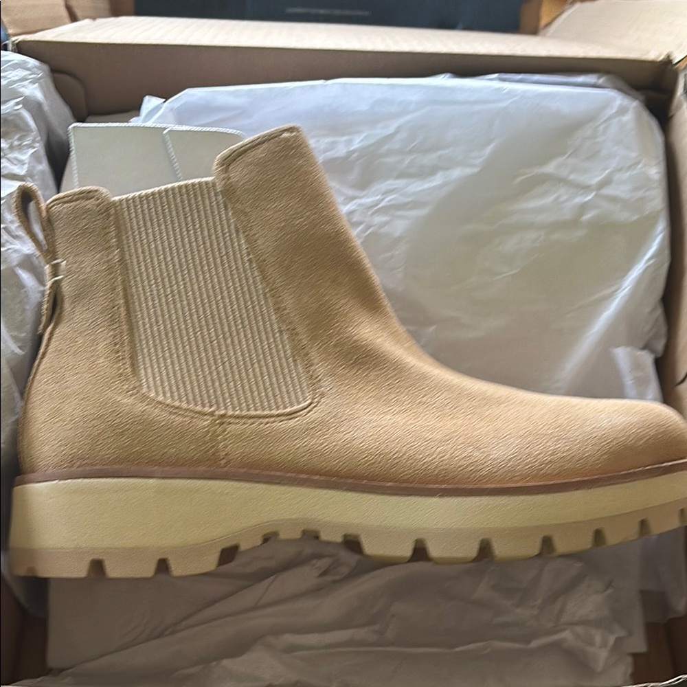 Sperry Women's Ankle Boots in Beige
